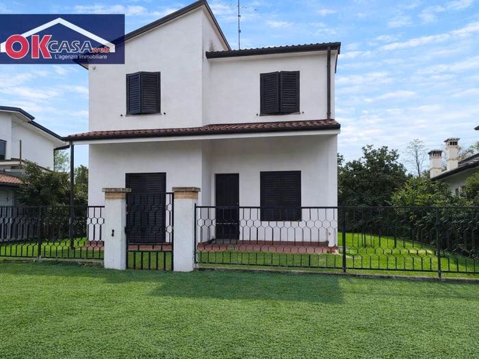 Casa con 6 locali in vendita in Via della Cascata, Centro, Ronchi dei Legionari