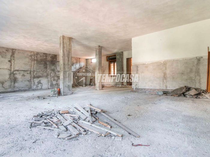 Appartamento trilocale in vendita in Via Carolina Litta Rusca, Lurago Marinone