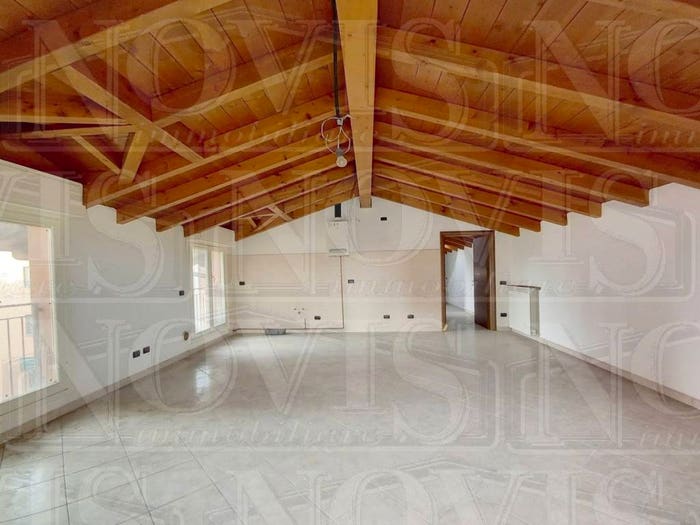 Appartamento trilocale in vendita in Via alla Stazione, Centro, Pioltello