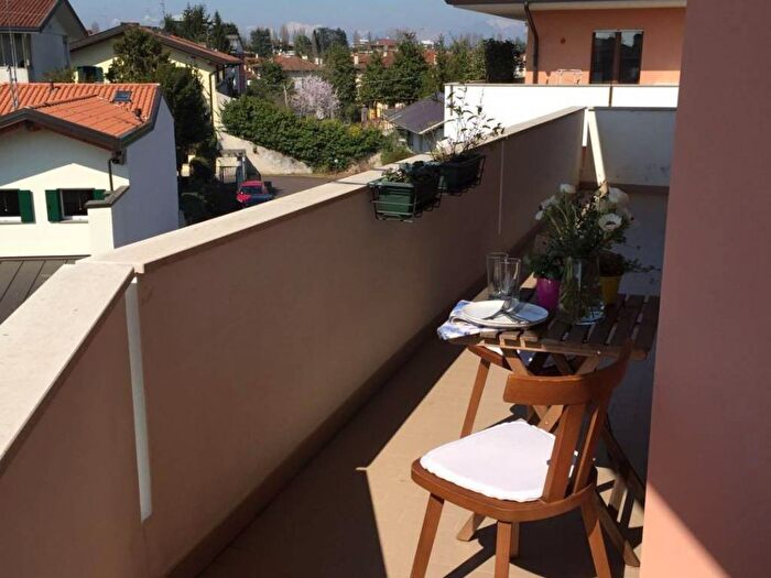 Appartamento quadrilocale in vendita in Via Albona, Viale Trieste, Udine