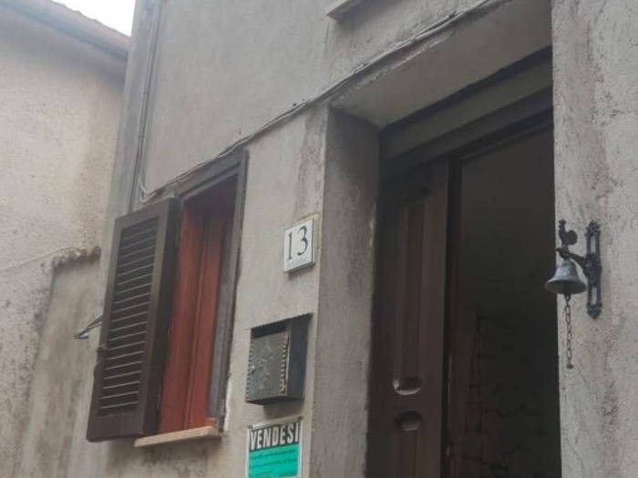 Casa trilocale in vendita in Via Della Rosa, Pereto