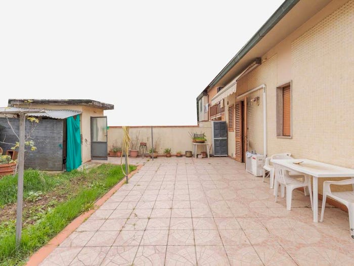 Appartamento con 5 locali in vendita in via F De Sanctis, Centro, Lastra a Signa