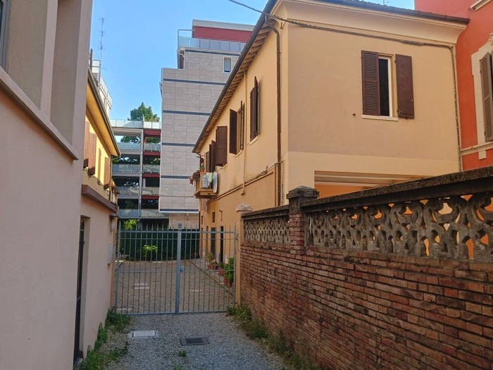 Appartamento con 5 locali in vendita in Via Emilia Est, Sant'Agnese Università, Modena