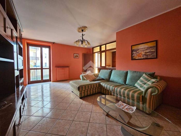 Appartamento quadrilocale in vendita in VIA CESARE BATTISTI, Nizza Monferrato