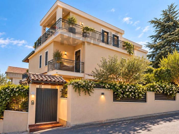 Casa con 6 locali in vendita in Via Dante Maiorana, Centro, Gravina di Catania
