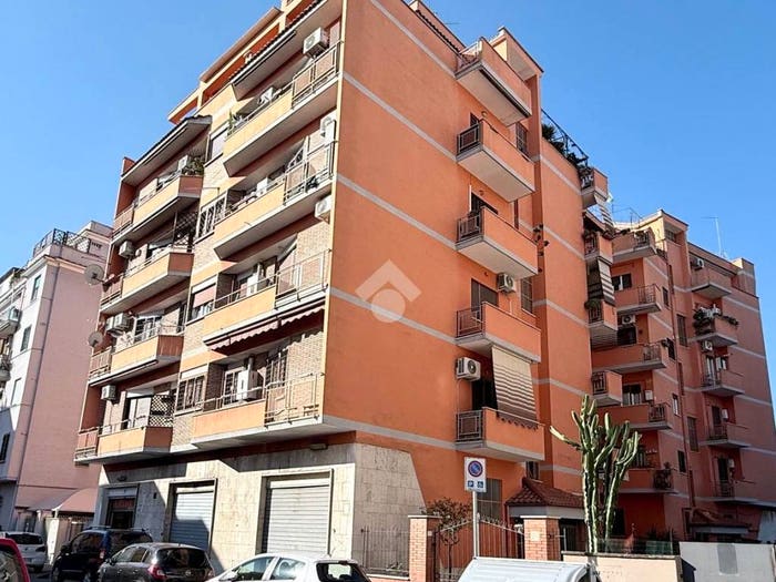 Appartamento trilocale in vendita in Via dei virgulti, Centocelle, Roma