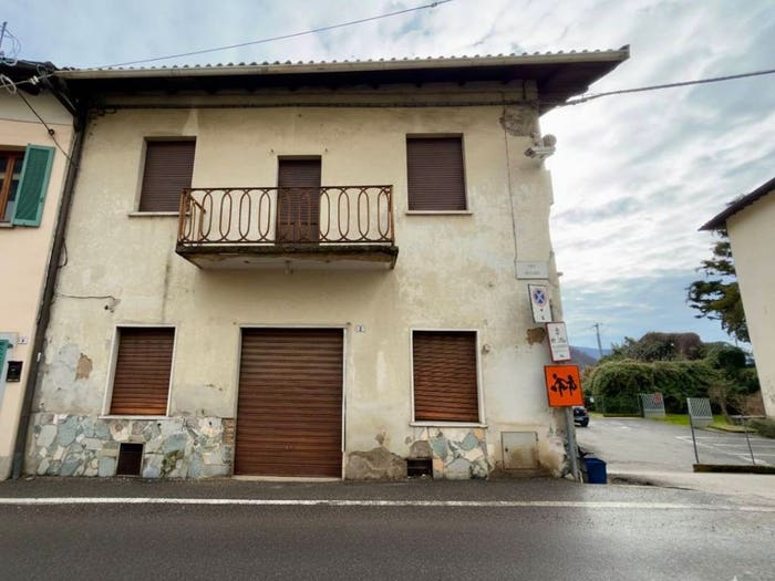 Casa con 6 locali in vendita in Via Micizie Sotto, Centro, Adrara San Martino