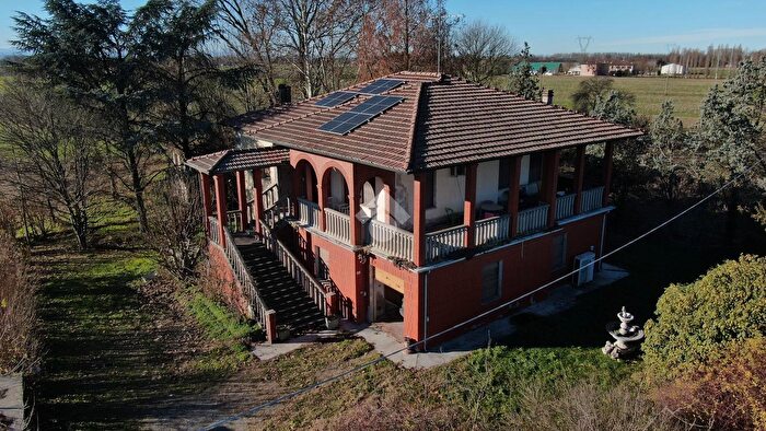 Casa con 6 locali in vendita in Via Nuova, Argelato