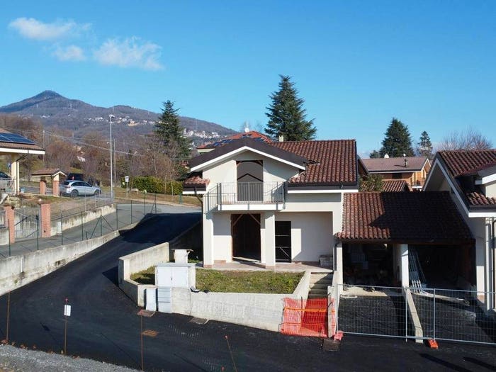 Casa con 5 locali in vendita in Via Coste, Centro, Giaveno