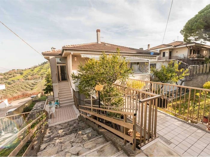 Casa quadrilocale in vendita in Vestina Chiarini, Montesilvano