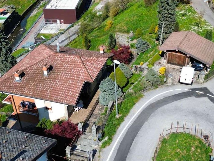 Casa con 6 locali in vendita in Via Libertà, Brembilla, Val Brembilla