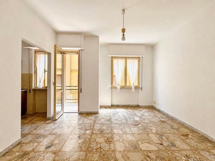 Appartamento bilocale in vendita in Via Varese, Centro, Finale Ligure