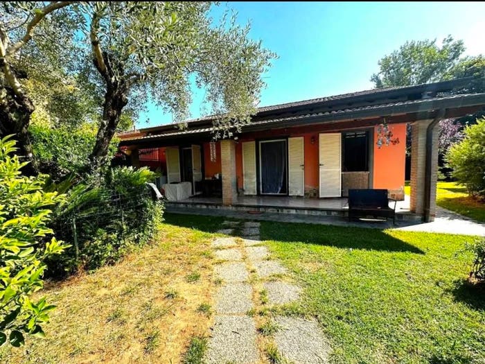 Casa quadrilocale in vendita in Via Fosso Nuovo, Ronchi Poveromo, Massa
