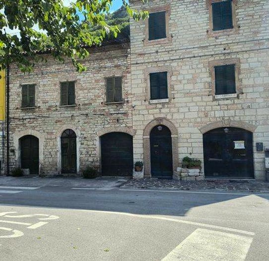 Appartamento con 6 locali in vendita in Camponocecchio Di Genga, Camponocecchio, Genga