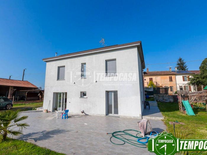 Casa quadrilocale in vendita in Via GMameli, Centro, Santo Stefano Lodigiano