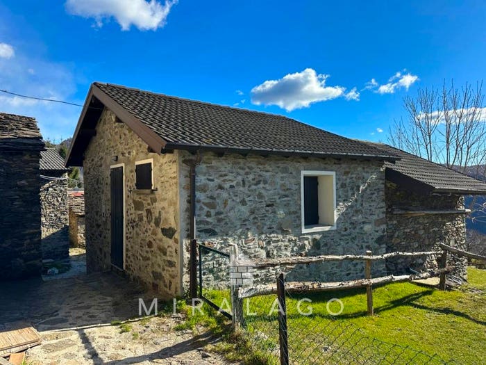 Casa trilocale in vendita in Località Subiale, Valvarrone