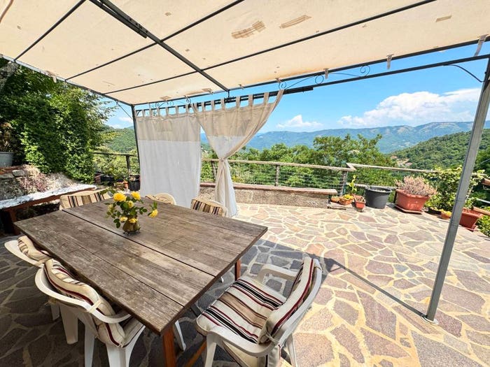Casa con 6 locali in vendita in Via delle Cavallaie, Migliana, Cantagallo