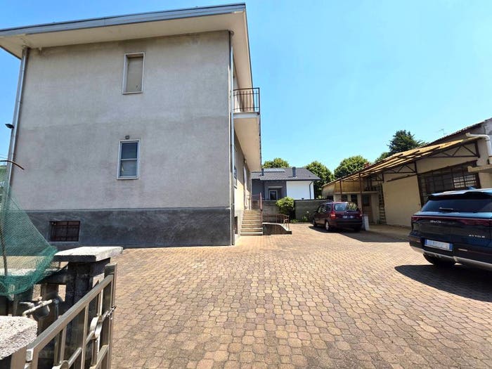Casa con 5 locali in vendita in Via Como, Rescaldina