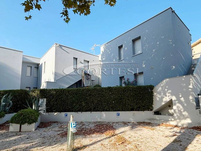 Appartamento trilocale in vendita in Via Madonna Mare, Lido, Fano