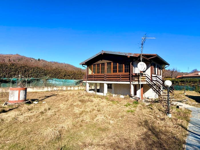 Casa trilocale in vendita in Nebbiuno