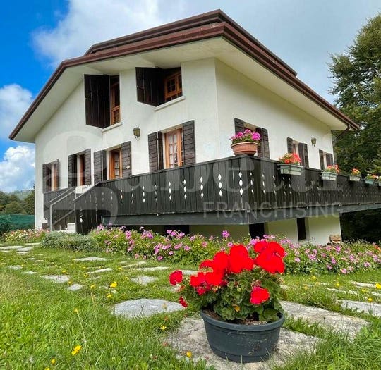 Casa con 6 locali in vendita in Solagna