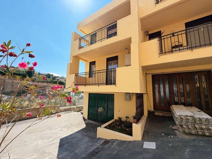 Casa con 6 locali in vendita in Strada Panoramica dello Stretto, Faro Superiore Sperone, Messina