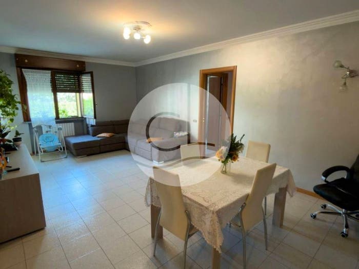 Appartamento trilocale in vendita in Via Caduti Oltronesi, Oltrona di San Mamette