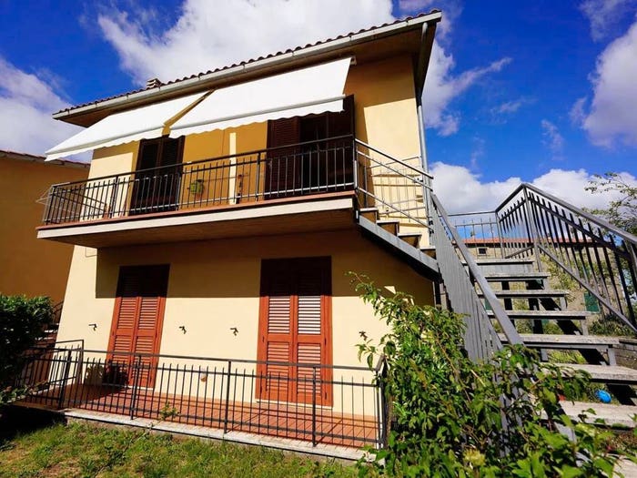 Appartamento quadrilocale in vendita in Via Dei Cavalli No Number, Centro, Castel del Piano