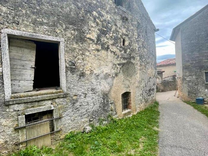 Casa quadrilocale in vendita in Località Braga, Braga, Caprino Veronese