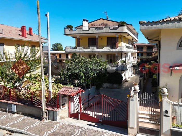 Appartamento con 5 locali in vendita in Via Guglielmo Marconi, Rotondi