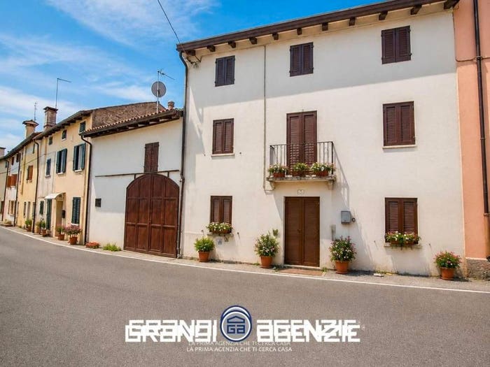 Casa con 6 locali in vendita in Via Lasinio, Centro, Nervesa della Battaglia