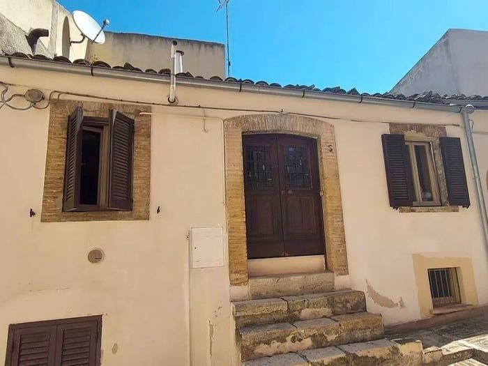 Appartamento con 5 locali in vendita in Vico Xiii M De Francesco, Centro, Atessa