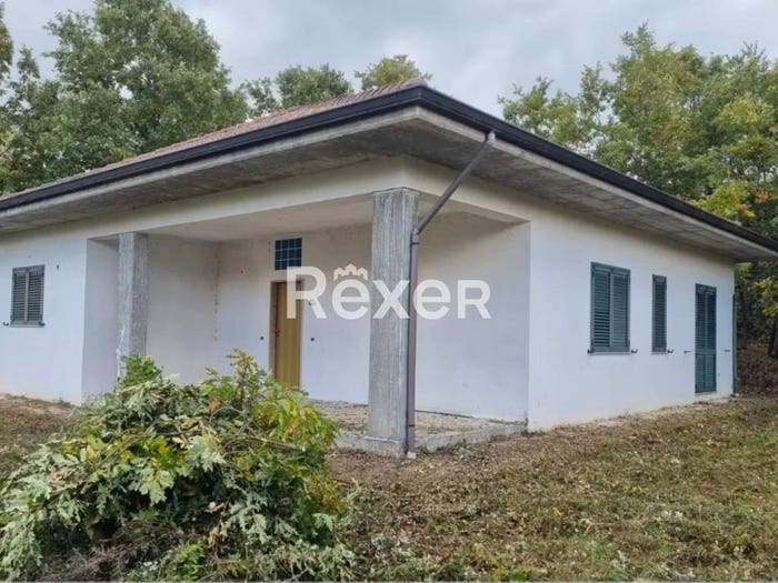 Casa trilocale in vendita in Strada Comunale Fossati, Savoia di Lucania