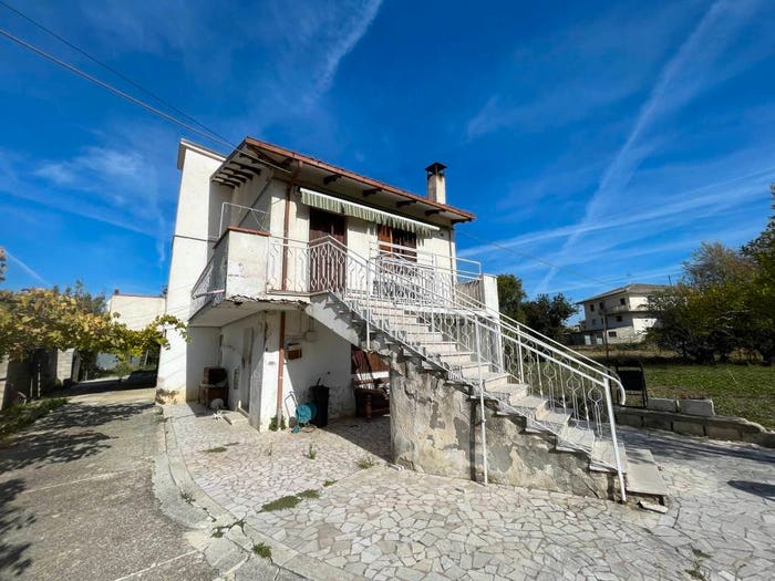 Casa con 6 locali in vendita in Via Belvedere, Centro, Turrivalignani