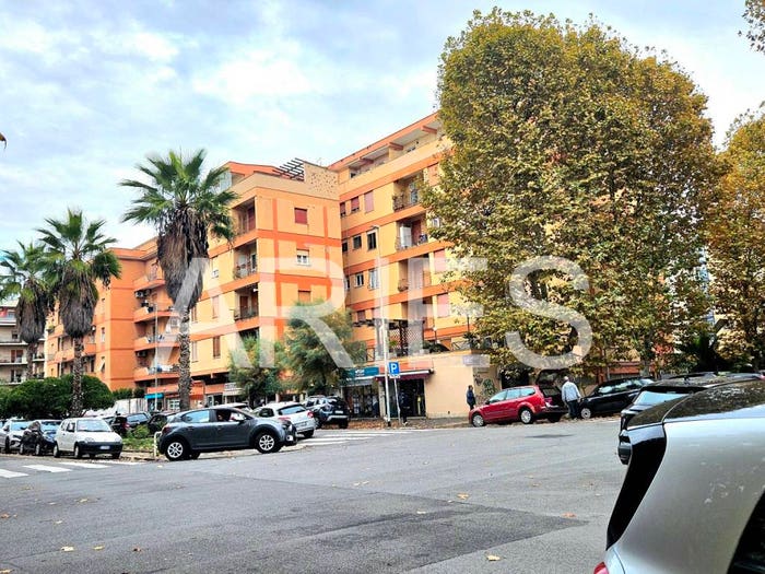 Appartamento quadrilocale in vendita in Via delle Tartane, Ostia Levante, Roma