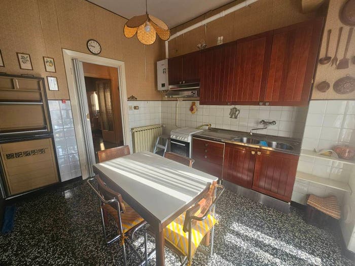 Appartamento trilocale in vendita in Via Armando Diaz, Vado Centro, Vado Ligure