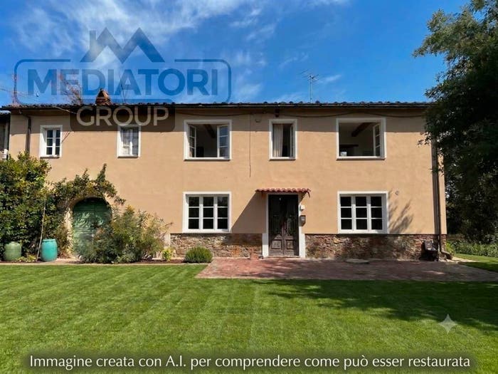 Casa con 6 locali in vendita in Via Micheloni, Montecarlo