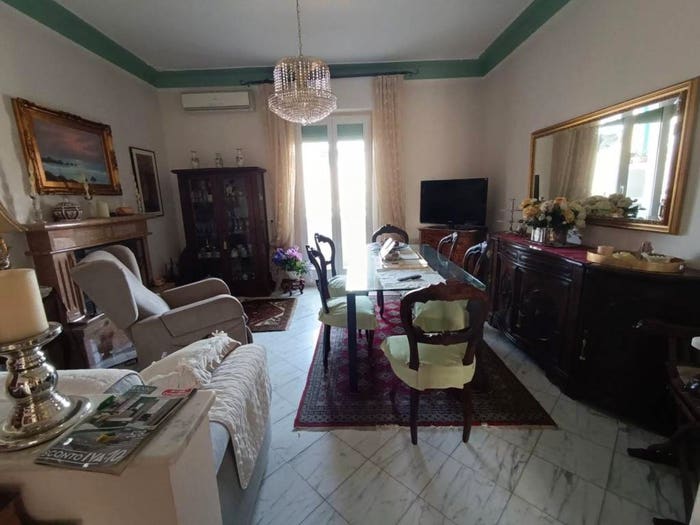 Appartamento quadrilocale in vendita in Viale XX Settembre, Stadio Sant'Antonio Marasio, Carrara