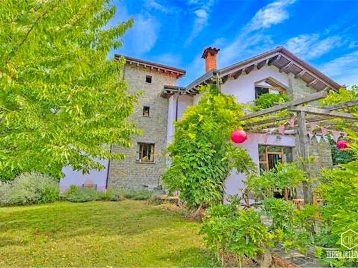 Casa con 6 locali in vendita in Via Salano, Licciana Nardi