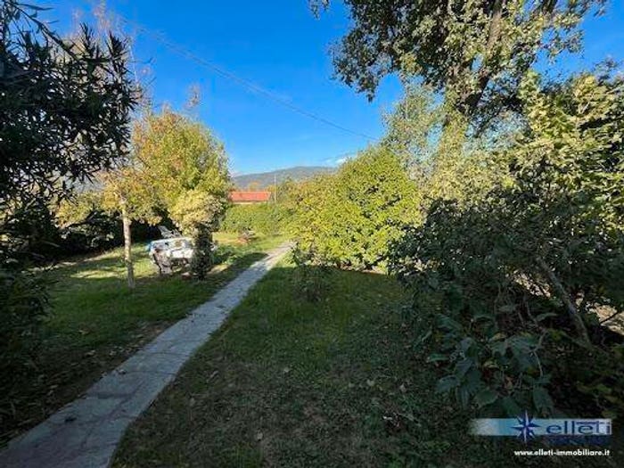 Casa con 6 locali in vendita in Ronchi Poveromo, Massa