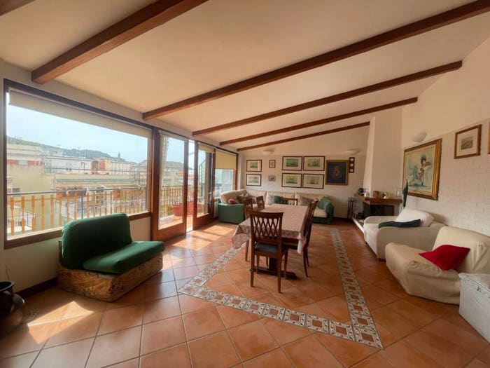 Appartamento quadrilocale in vendita in Via Belluno, Gaeta