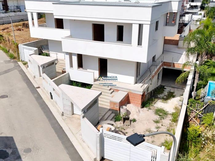 Casa con 5 locali in vendita in Via della Repubblica, Parete