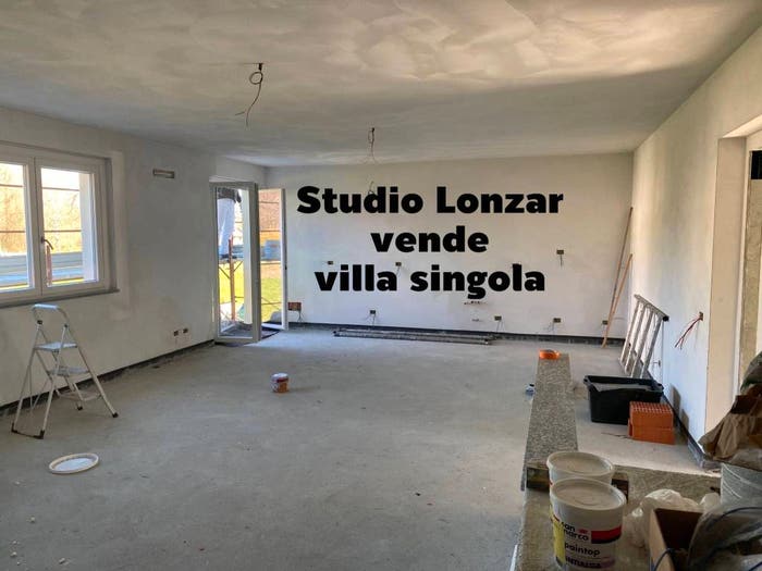Casa quadrilocale in vendita in Via Dante Alighieri, Leggiuno