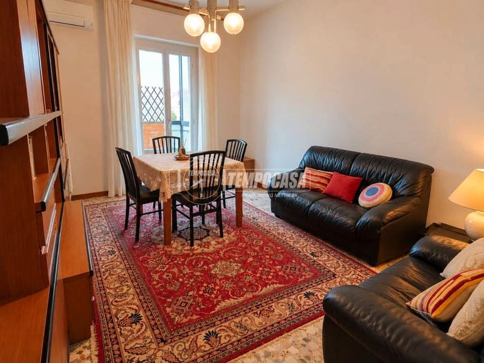 Appartamento trilocale in vendita in Via Luigi Soderini, Lorenteggio, Milano