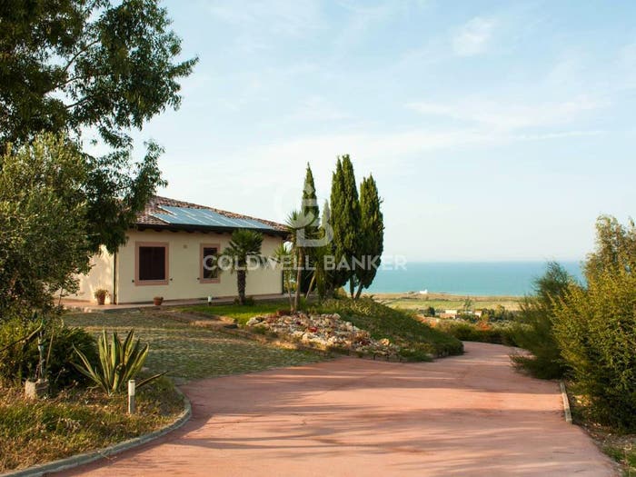Casa con 6 locali in vendita in Contrada Montebello, Montenero di Bisaccia
