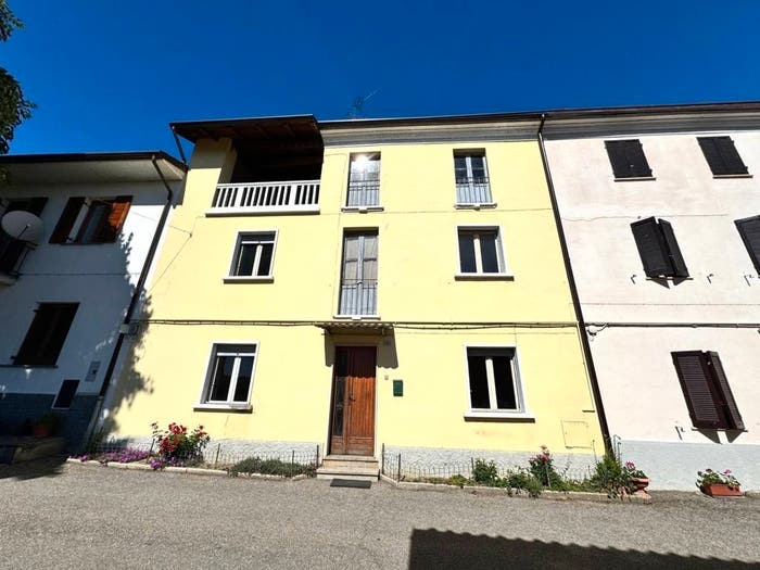 Casa con 6 locali in vendita in Via Luigi Einaudi, Godiasco, Godiasco Salice Terme