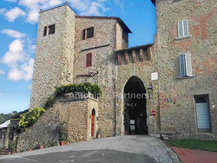 Casa con 6 locali in vendita in Centro, Paciano