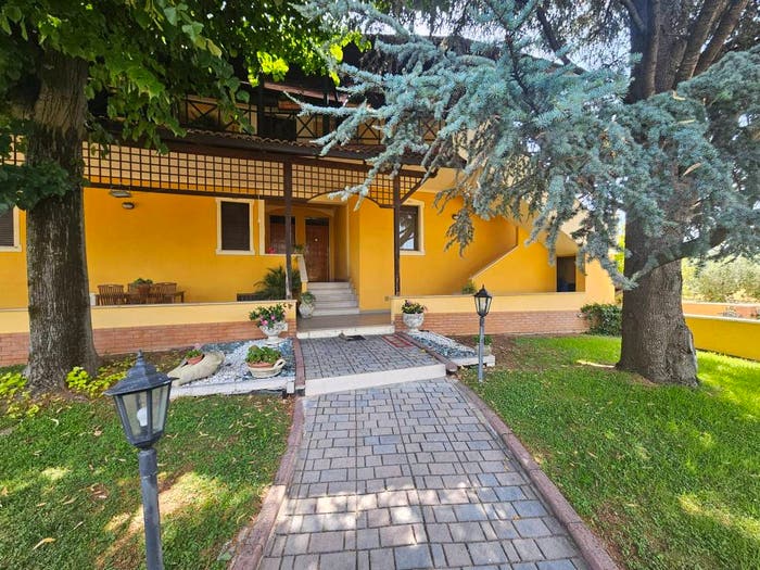 Appartamento con 6 locali in vendita in Via Fantascione, Centro, Cepagatti