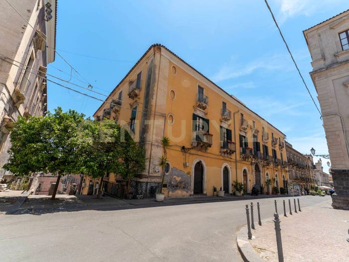 Appartamento bilocale in vendita in Via Crociferi, Centro Storico, Catania