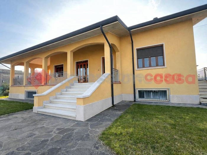 Casa con 6 locali in vendita in VIA LE CASSERE, Villa Fontana, Oppeano